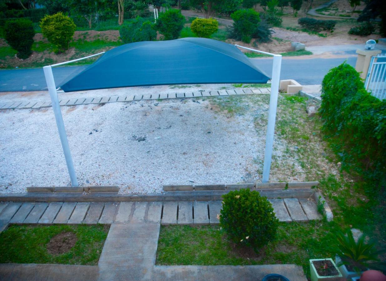 Sanctuary Aparthotel-Ac-Garden- Solar-Wi-Fi -Firepit-Park-Carport Lusaka Luaran gambar
