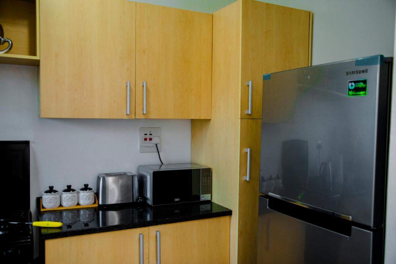 Sanctuary Aparthotel-Ac-Garden- Solar-Wi-Fi -Firepit-Park-Carport Lusaka Luaran gambar