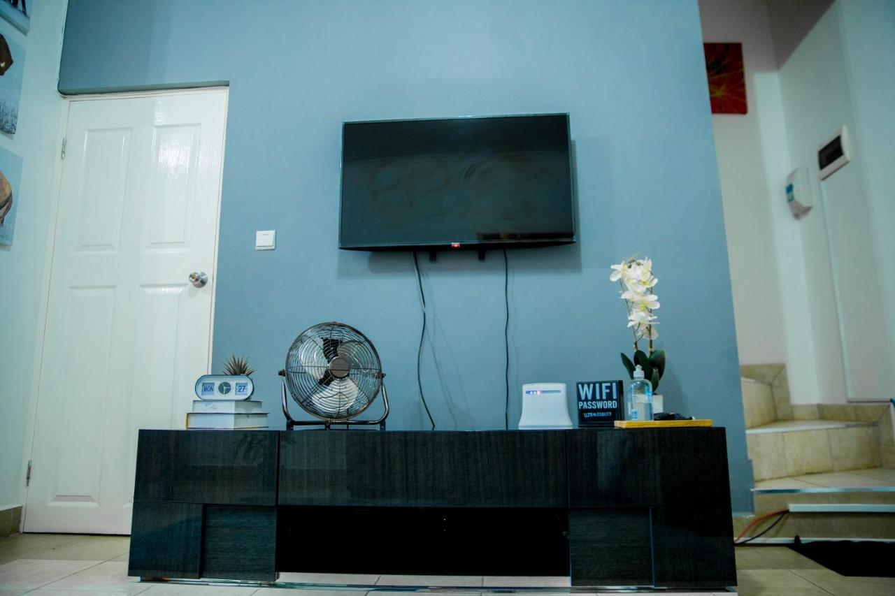 Sanctuary Aparthotel-Ac-Garden- Solar-Wi-Fi -Firepit-Park-Carport Lusaka Luaran gambar