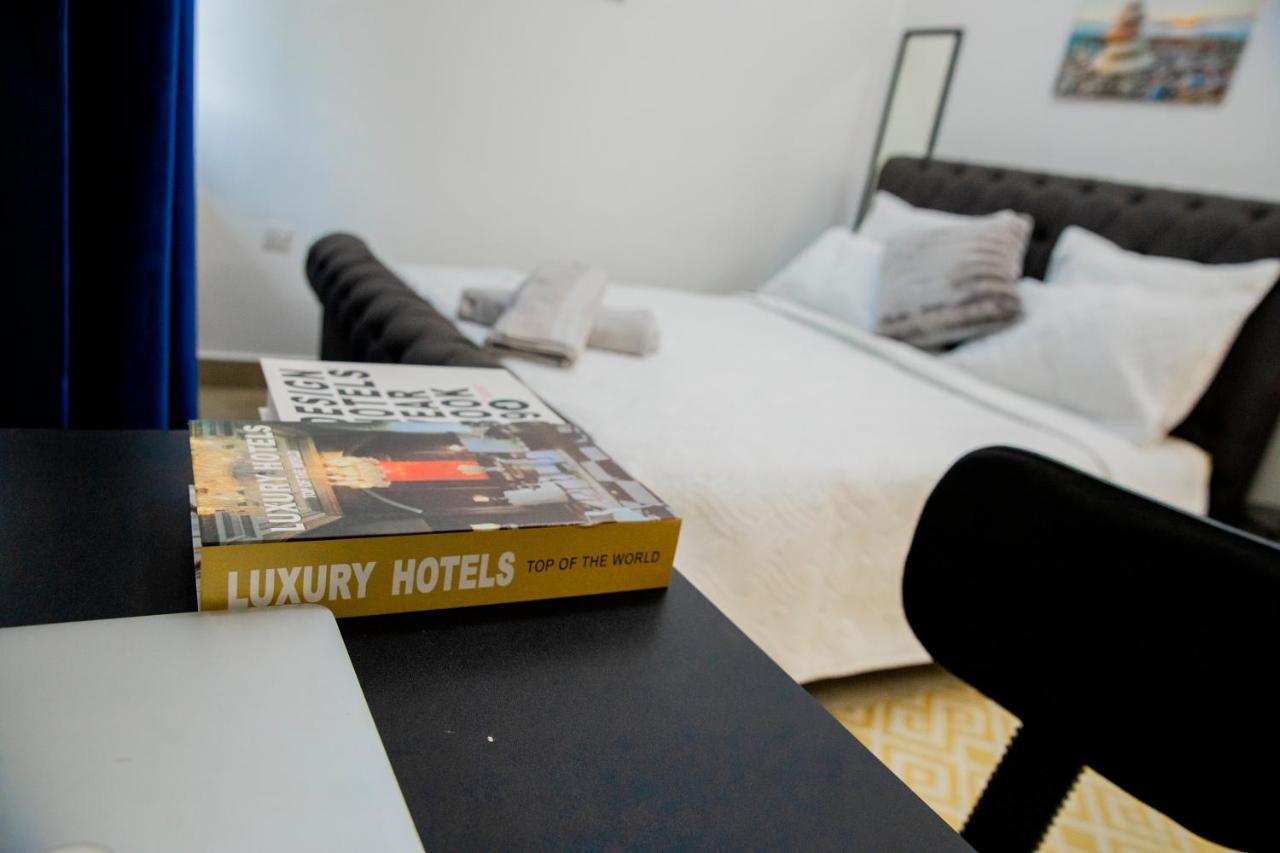 Sanctuary Aparthotel-Ac-Garden- Solar-Wi-Fi -Firepit-Park-Carport Lusaka Luaran gambar