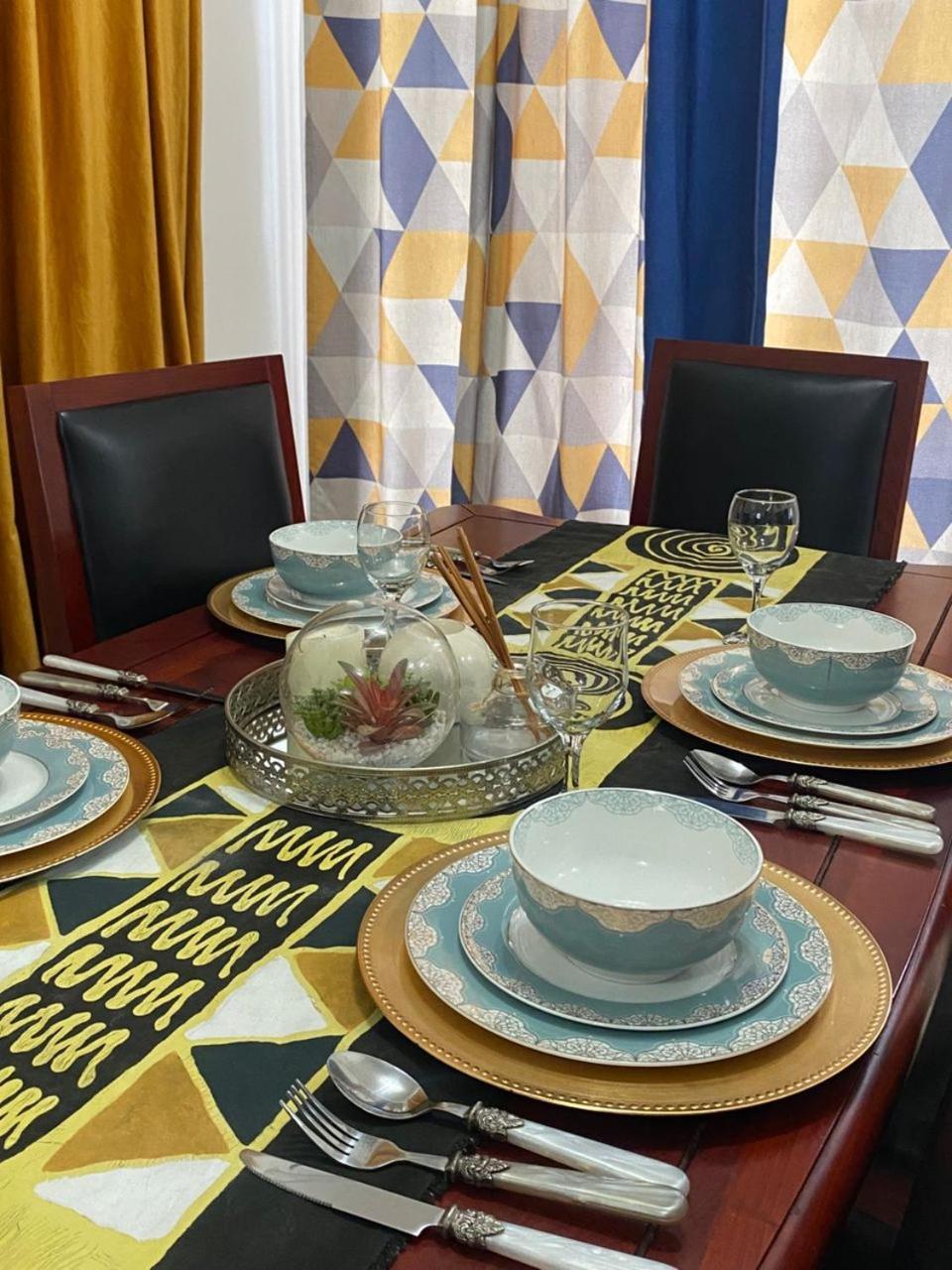 Sanctuary Aparthotel-Ac-Garden- Solar-Wi-Fi -Firepit-Park-Carport Lusaka Luaran gambar