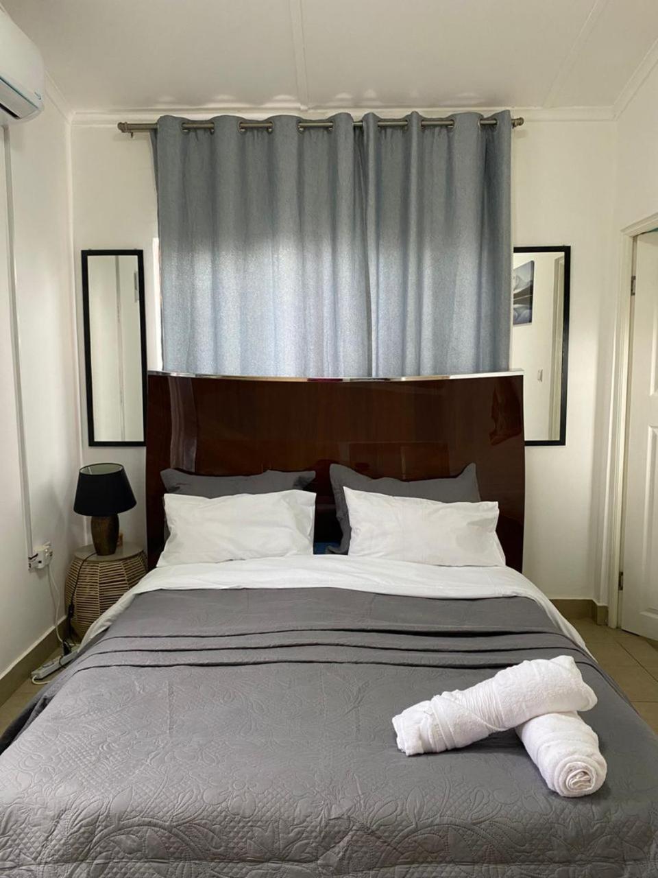Sanctuary Aparthotel-Ac-Garden- Solar-Wi-Fi -Firepit-Park-Carport Lusaka Luaran gambar