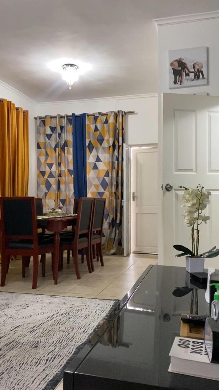 Sanctuary Aparthotel-Ac-Garden- Solar-Wi-Fi -Firepit-Park-Carport Lusaka Luaran gambar