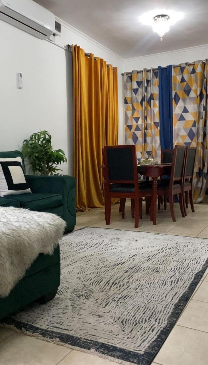 Sanctuary Aparthotel-Ac-Garden- Solar-Wi-Fi -Firepit-Park-Carport Lusaka Luaran gambar
